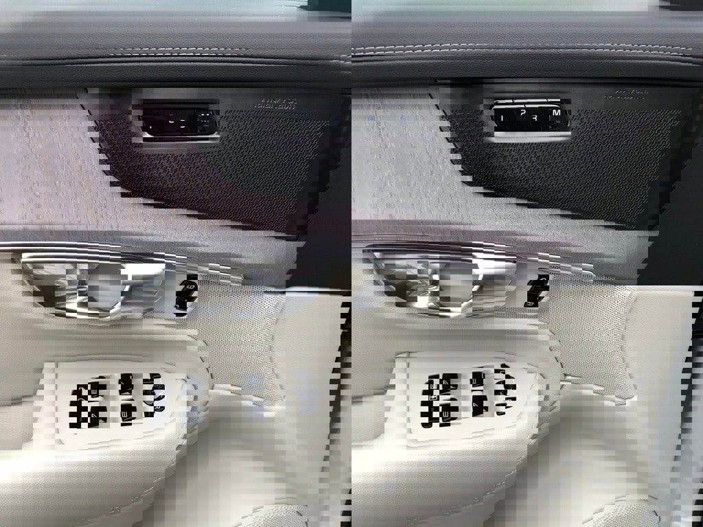 New 2026 Volvo XC90 B6 Ultra w/ Protection Package image 12