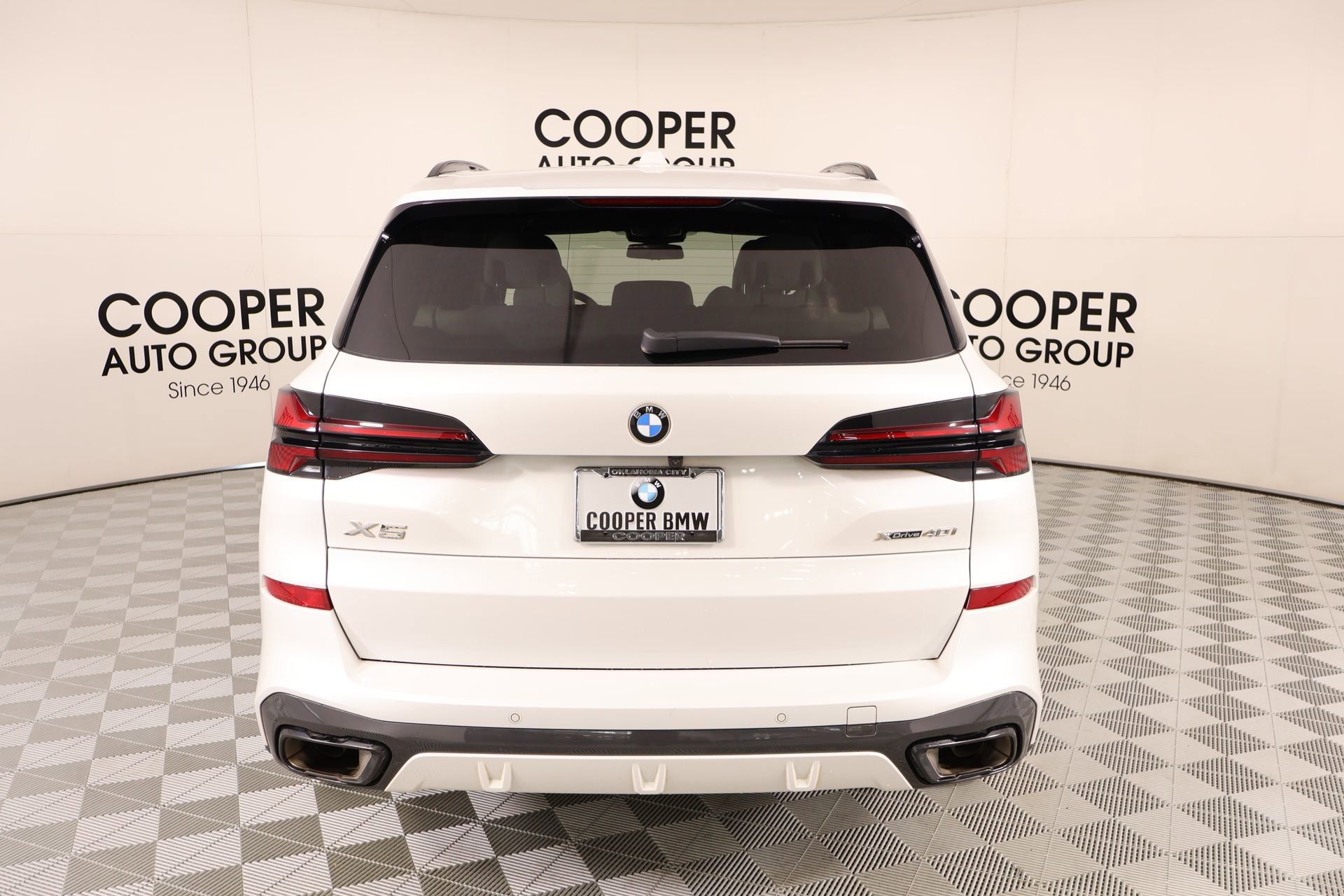 Used 2024 BMW X5 xDrive40i w/ M Sport Package AWD/4WD image 23