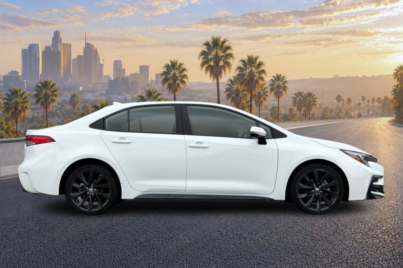 Used 2024 Toyota Corolla SE FWD image 3