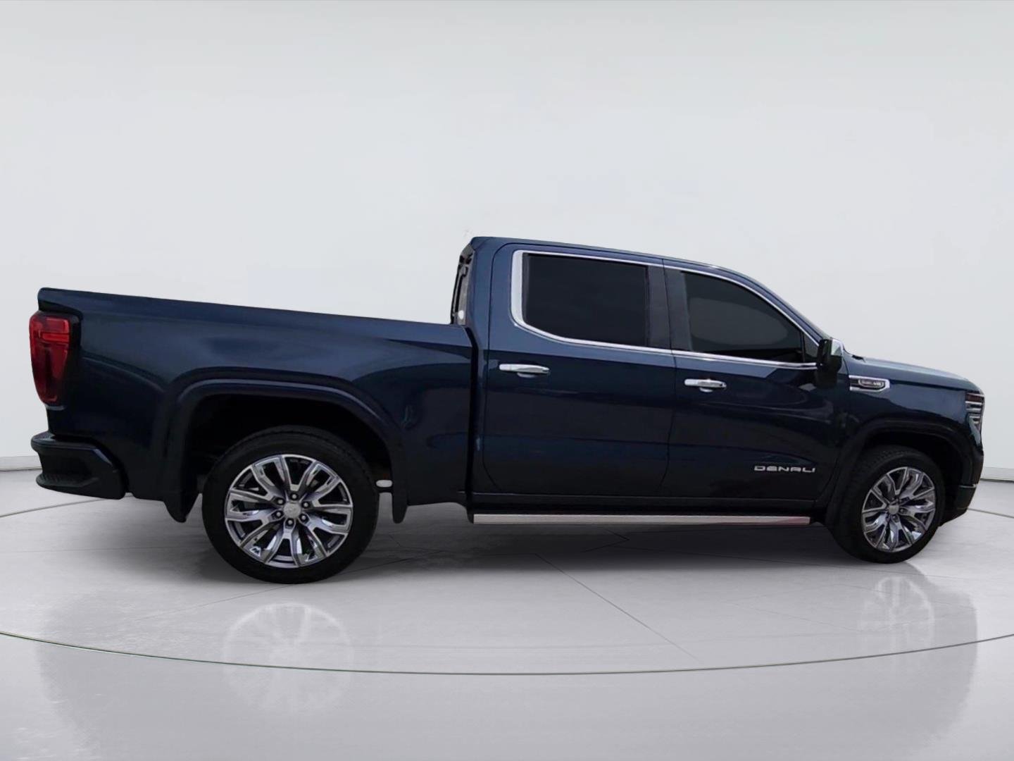 Certified 2022 GMC Sierra 1500 Denali w/ Denali Reserve Package AWD/4WD image 9