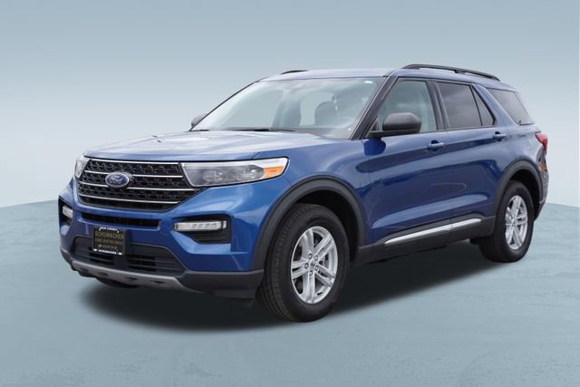 Used 2021 Ford Explorer XLT w/ Equipment Group 202A image 3