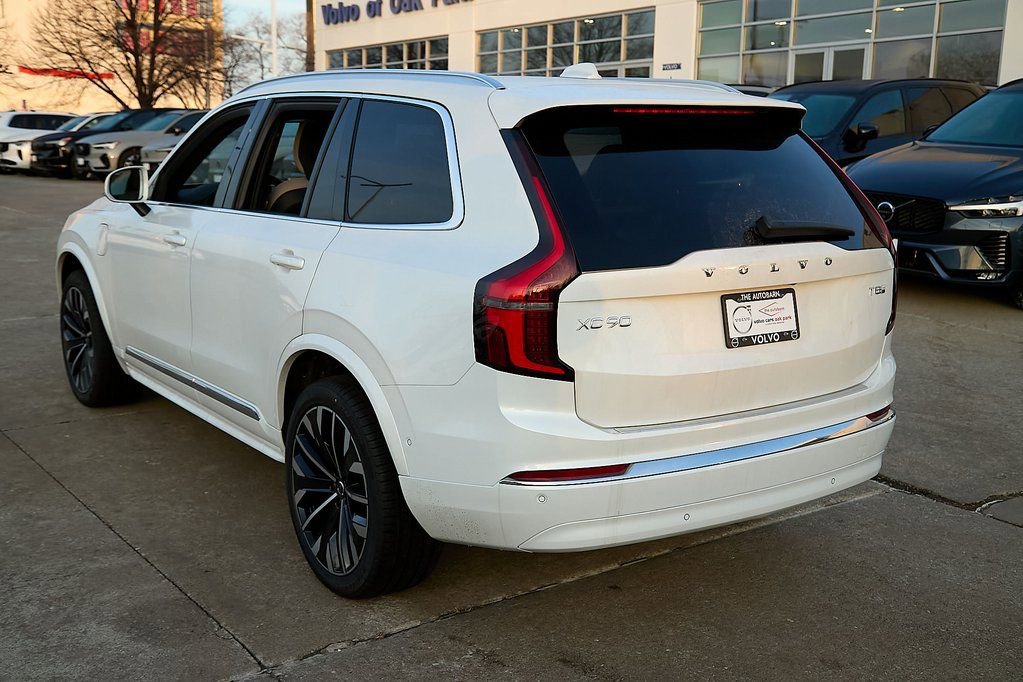 New 2026 Volvo XC90 T8 Plus w/ Protection Package Premier image 6