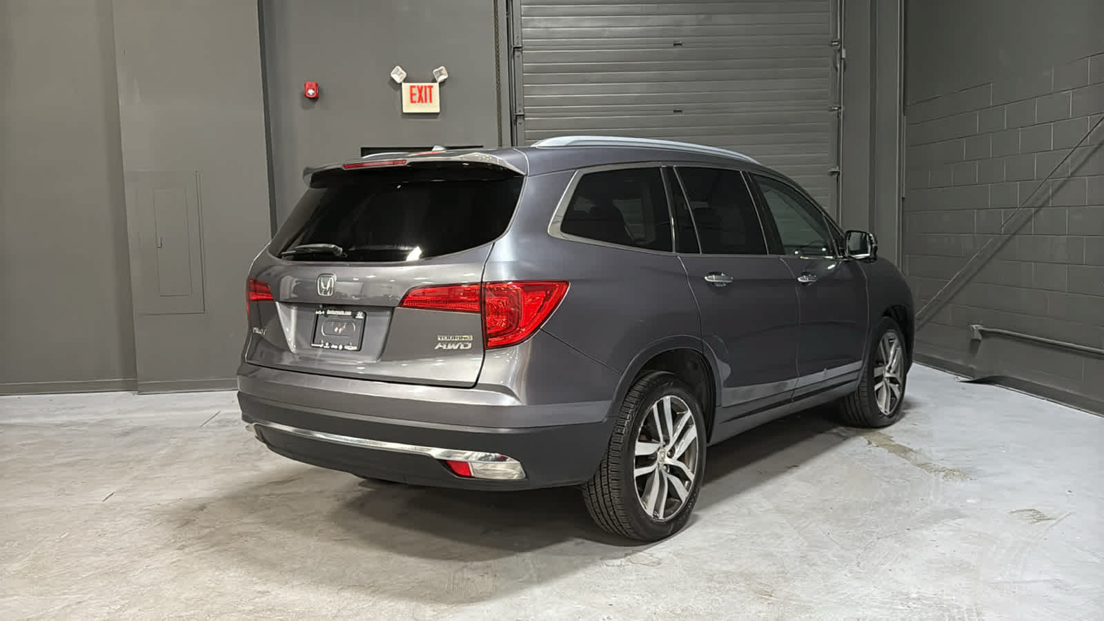 Used 2016 Honda Pilot Touring image 4