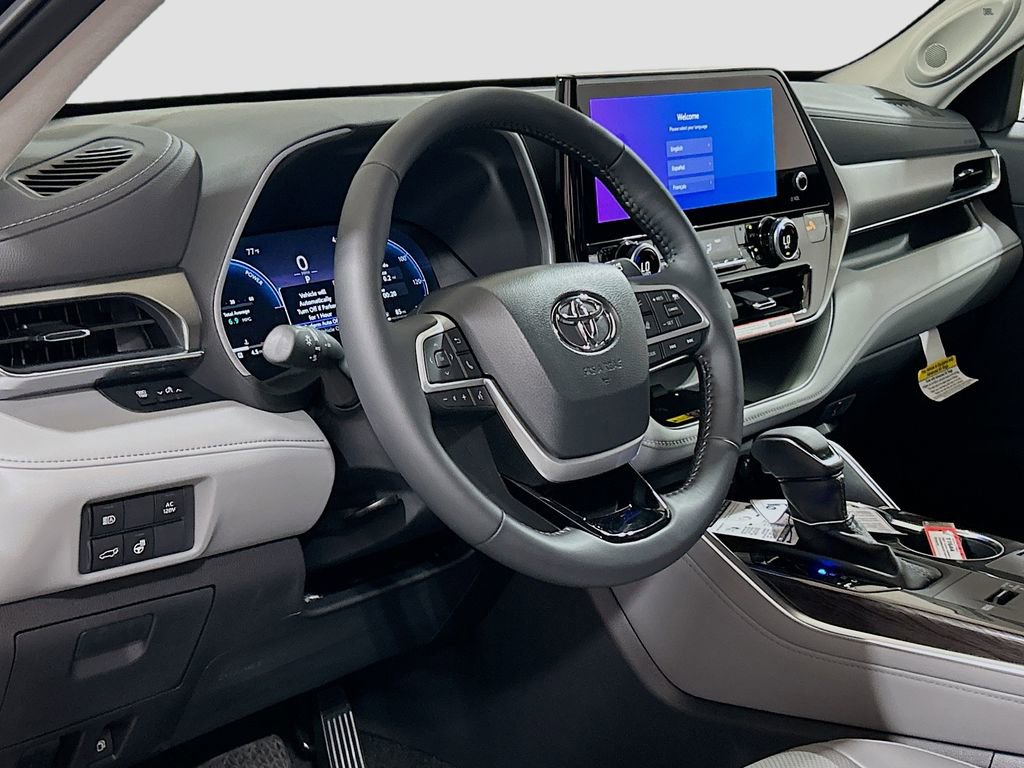 New 2026 Toyota Highlander Limited AWD/4WD image 7