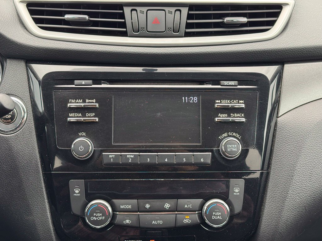 Used 2015 Nissan Rogue SV FWD image 3