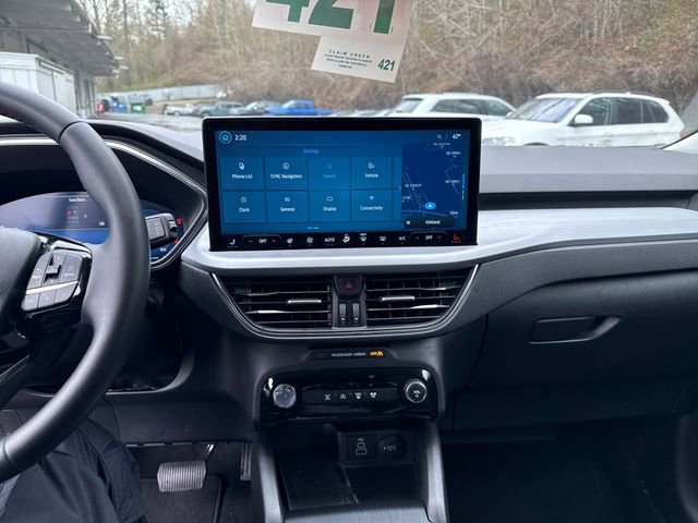 Used 2025 Ford Escape Platinum image 54