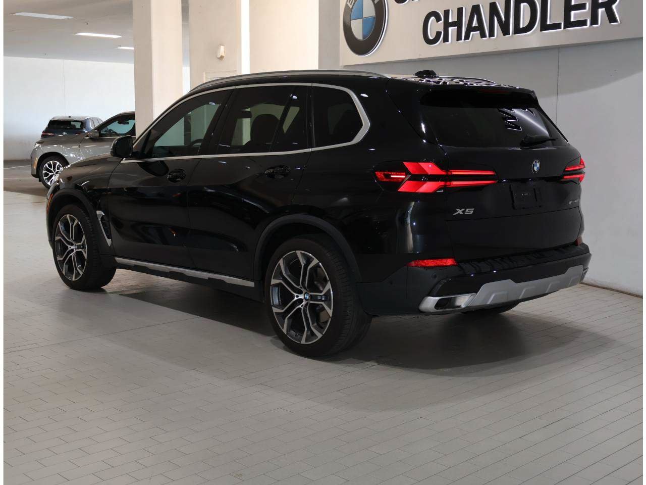 Certified 2025 BMW X5 sDrive40i w/ Parking Assistance Package RWD image 5