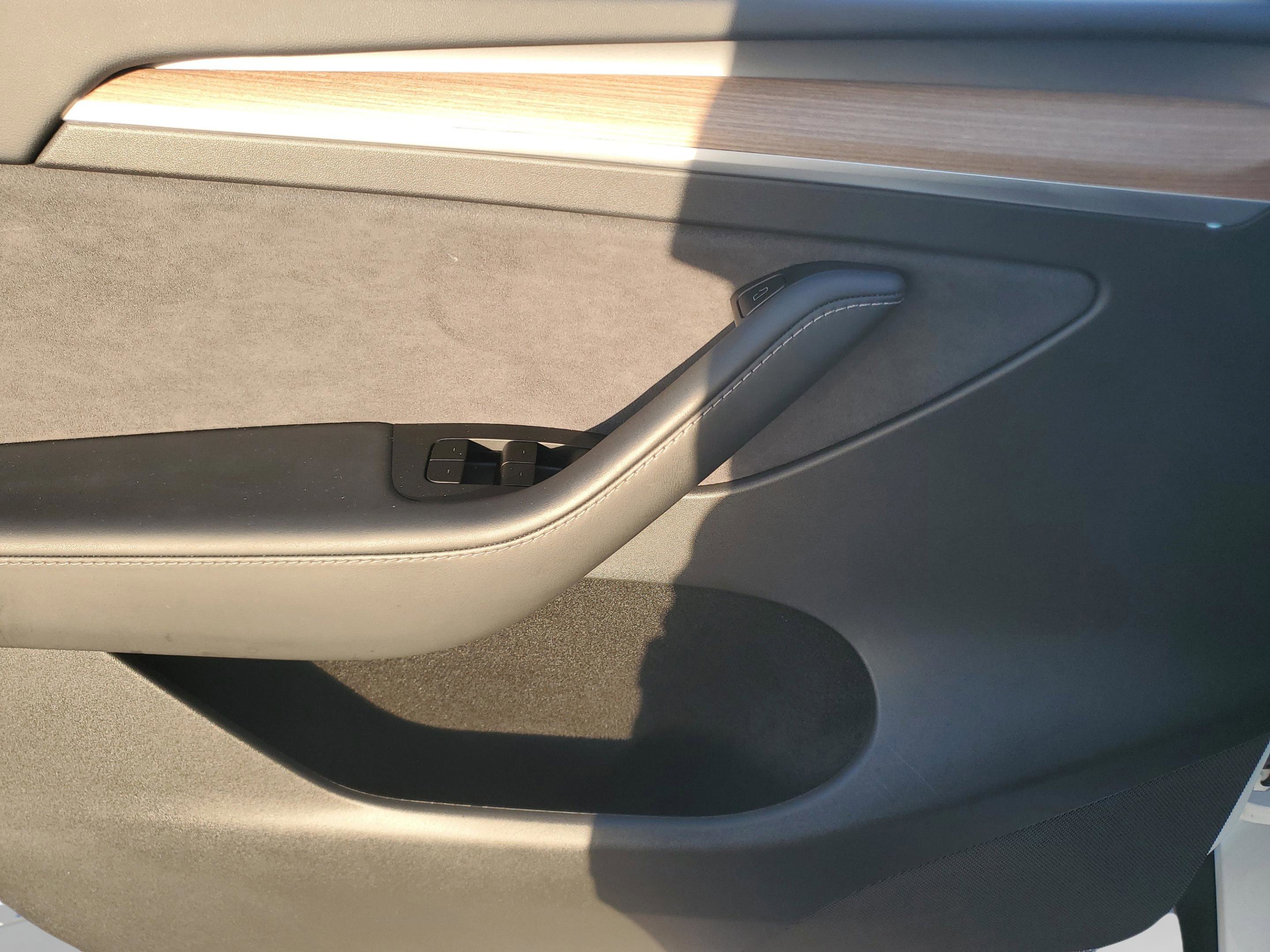 Used 2025 Tesla Model Y Long Range RWD image 14
