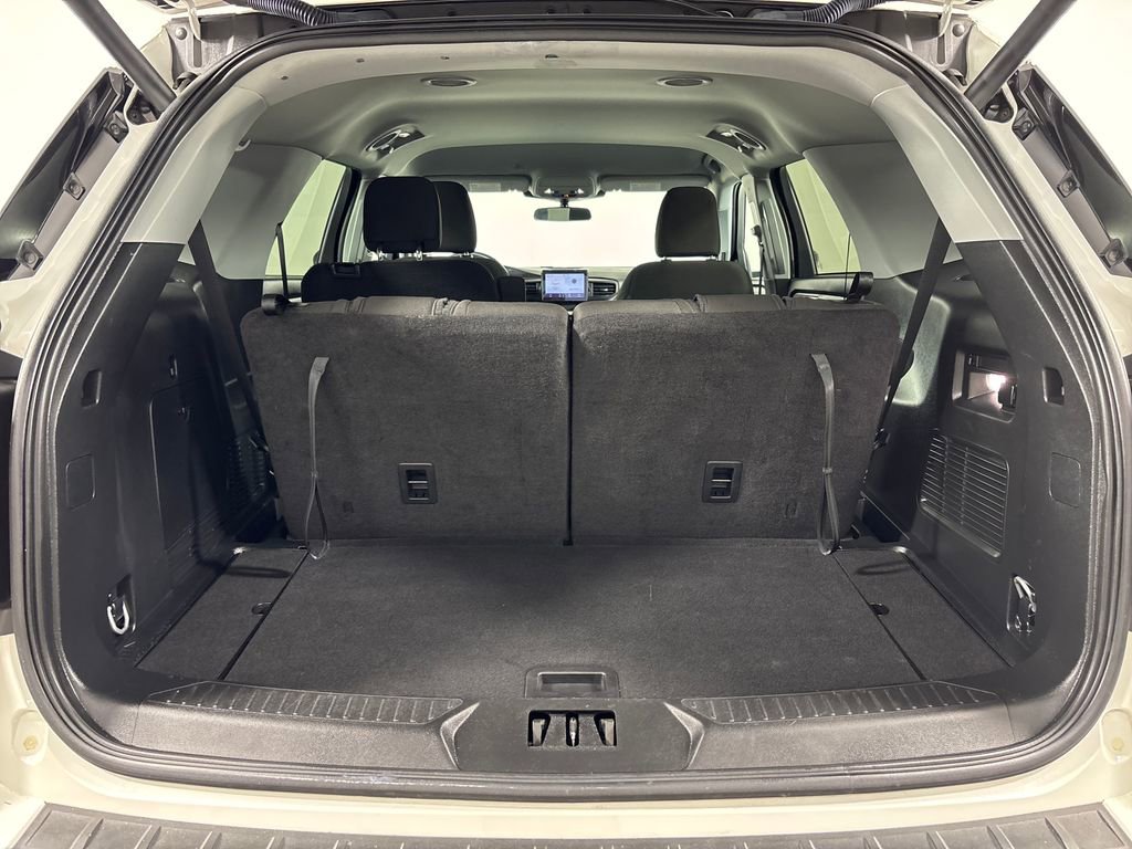 Used 2024 Ford Explorer XLT image 32