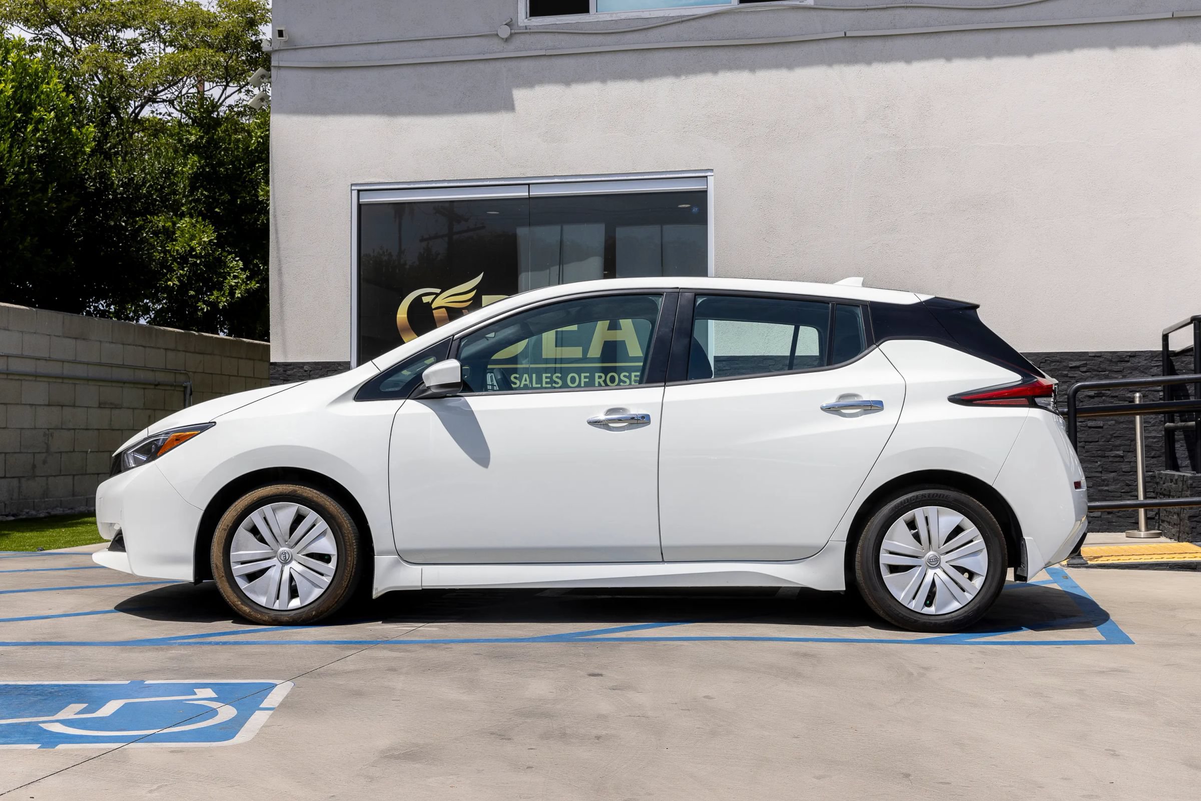 Used 2025 Nissan Leaf S FWD image 9