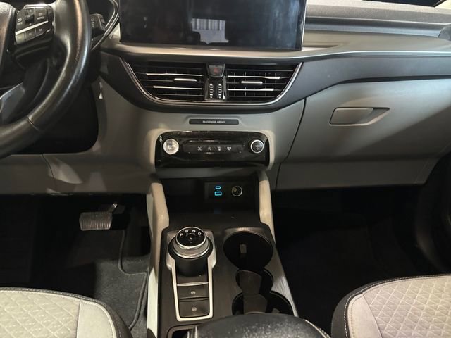 Used 2023 Ford Escape Active w/ Tech Pack #1 AWD/4WD image 11