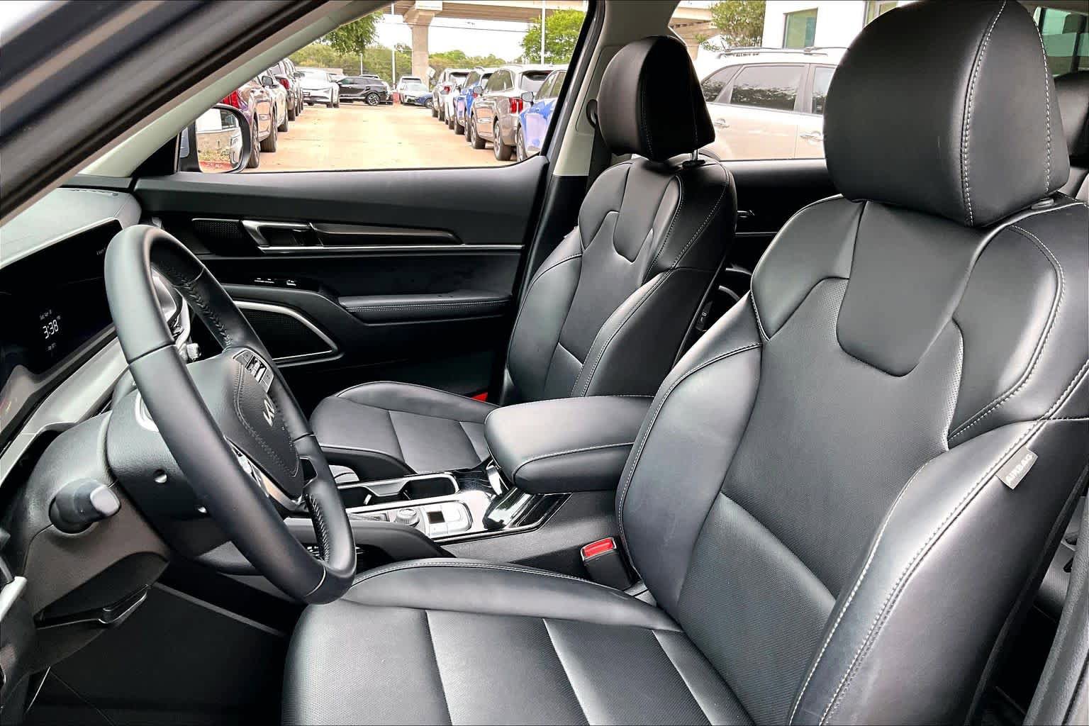 Used 2024 Kia Telluride S image 8