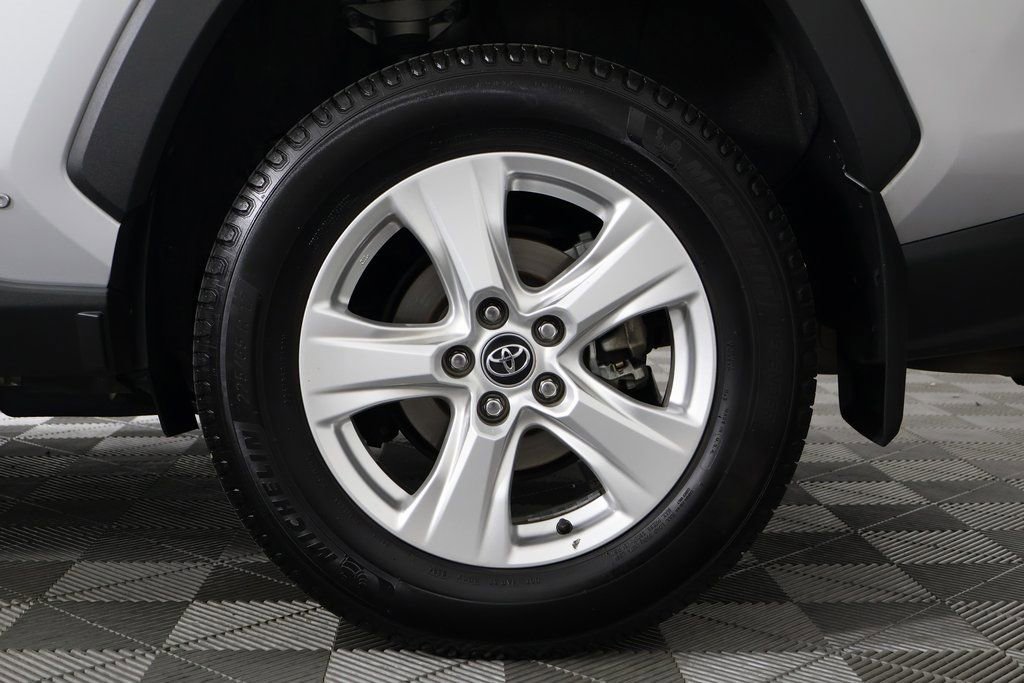 Used 2021 Toyota RAV4 XLE image 16