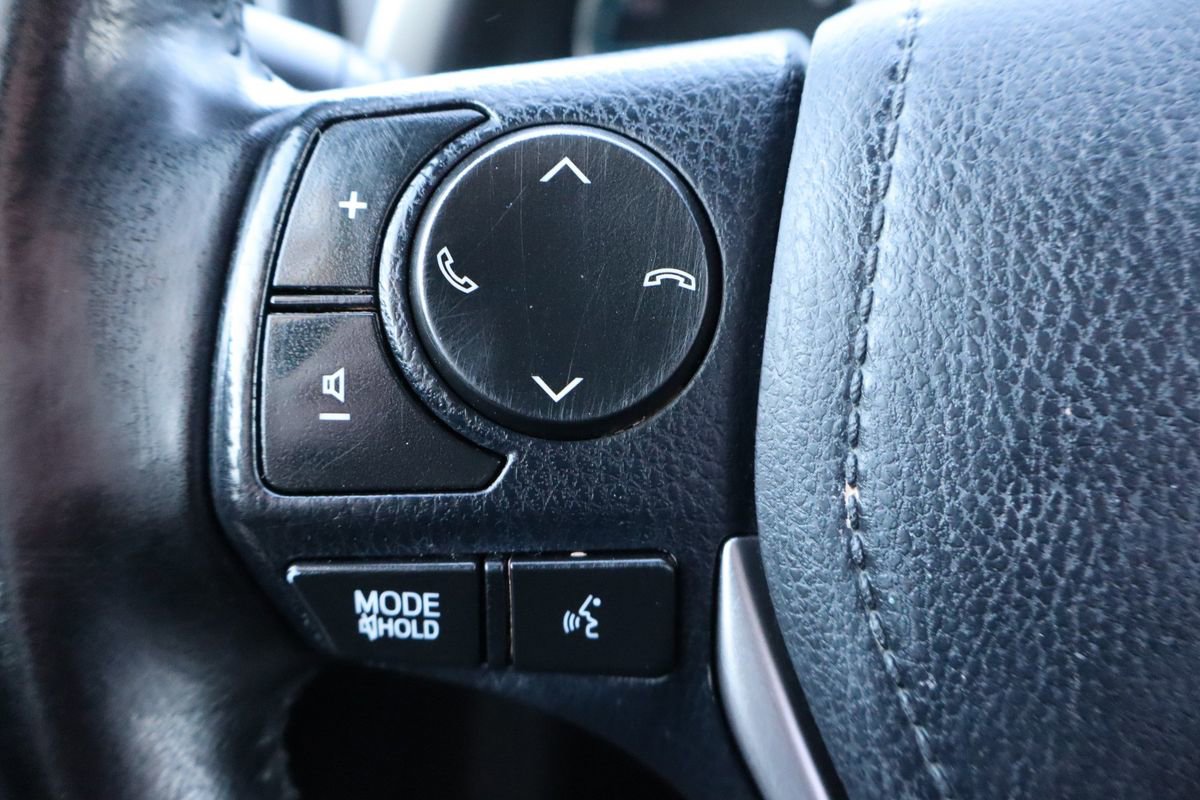 Used 2018 Toyota RAV4 SE w/ Advanced Technology Package AWD/4WD image 30