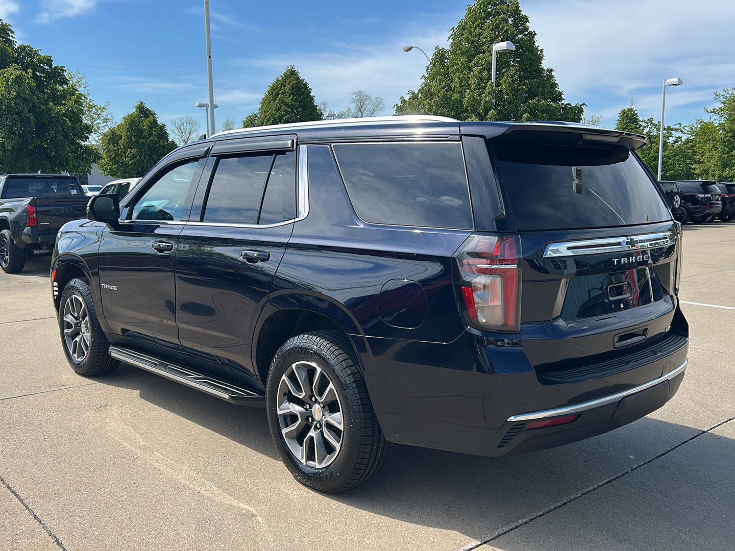 Used 2021 Chevrolet Tahoe LT w/ LT Signature Package AWD/4WD image 4