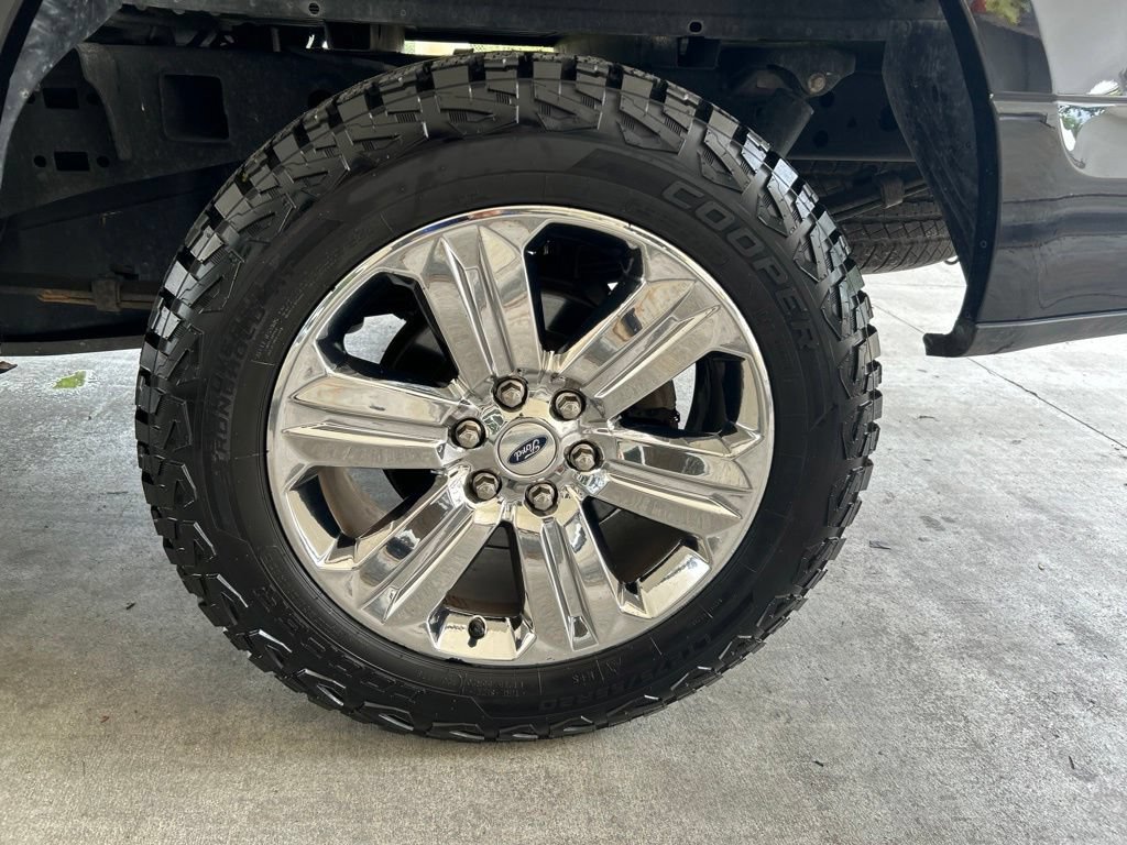 Used 2019 Ford F150 XLT w/ Equipment Group 302A Luxury AWD/4WD image 18