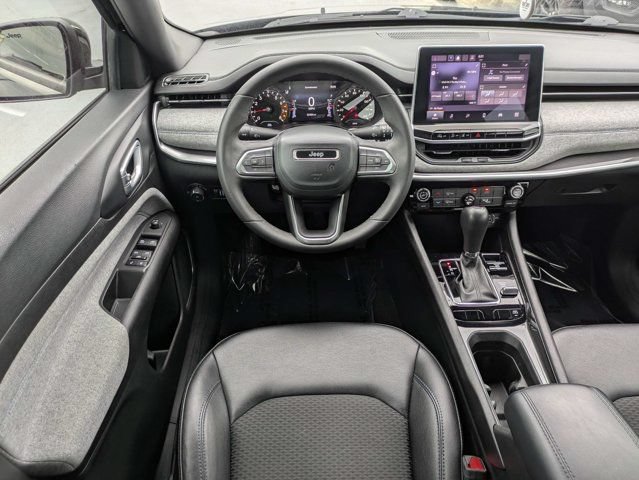 Certified 2023 Jeep Compass Latitude AWD/4WD image 16