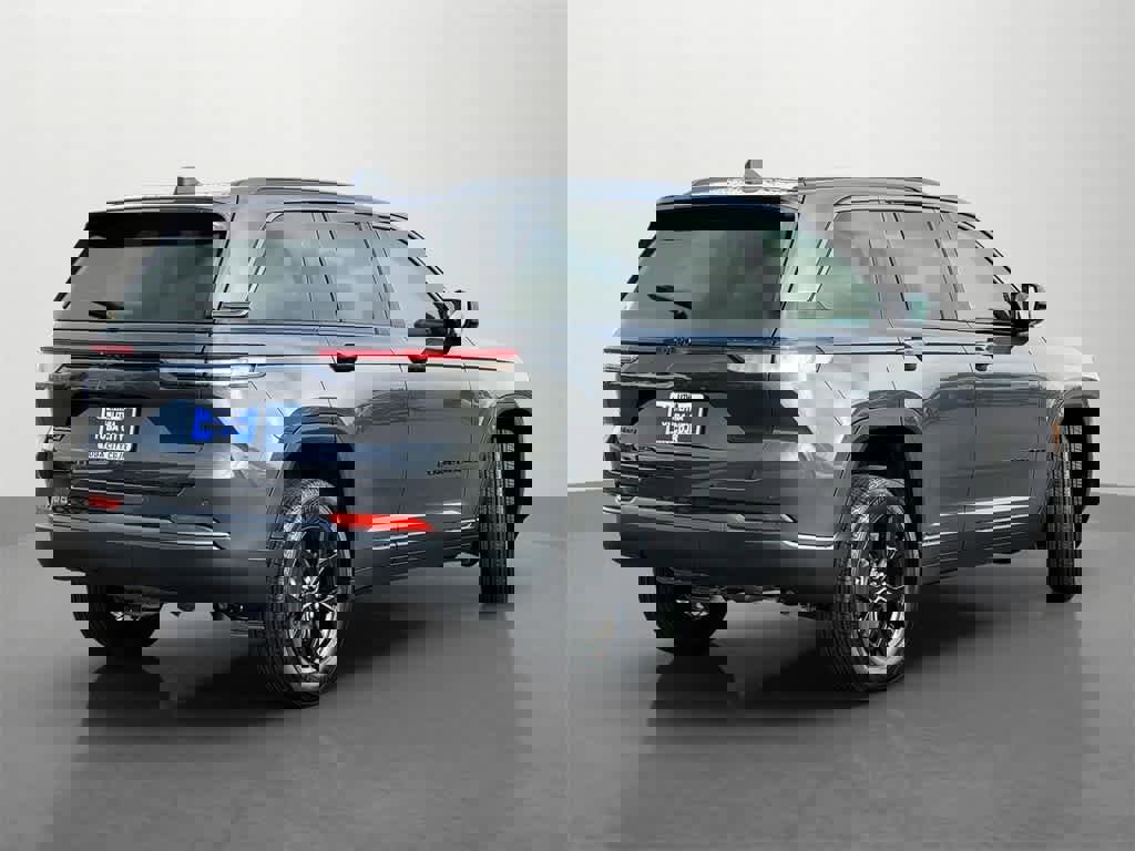 New 2026 Jeep Grand Cherokee Altitude image 6