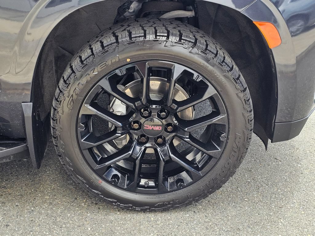 Used 2023 GMC Yukon Denali AWD/4WD image 9