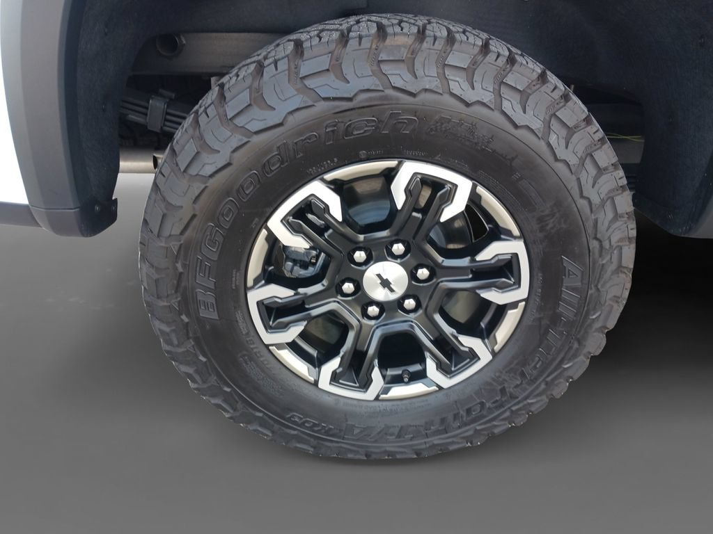 Used 2025 Chevrolet Silverado 1500 ZR2 w/ Technology Package AWD/4WD image 10