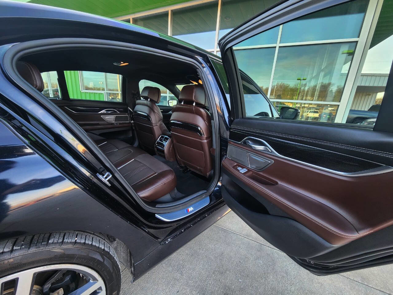 Used 2016 BMW 750i xDrive image 19