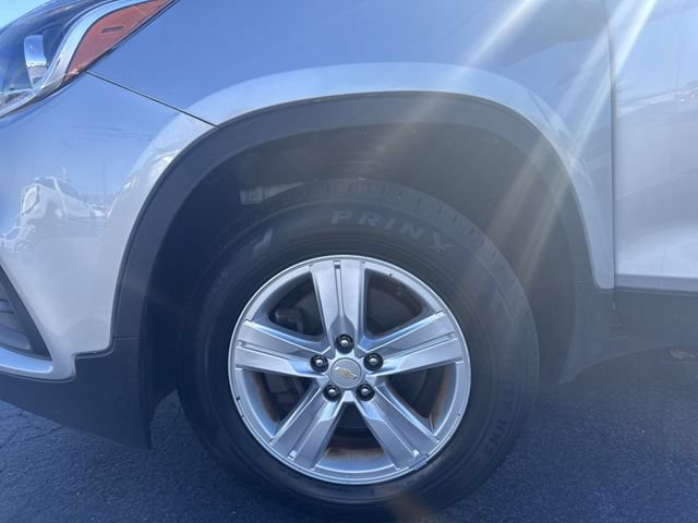 Certified 2022 Chevrolet Trax LT w/ LT Convenience Package AWD/4WD image 31
