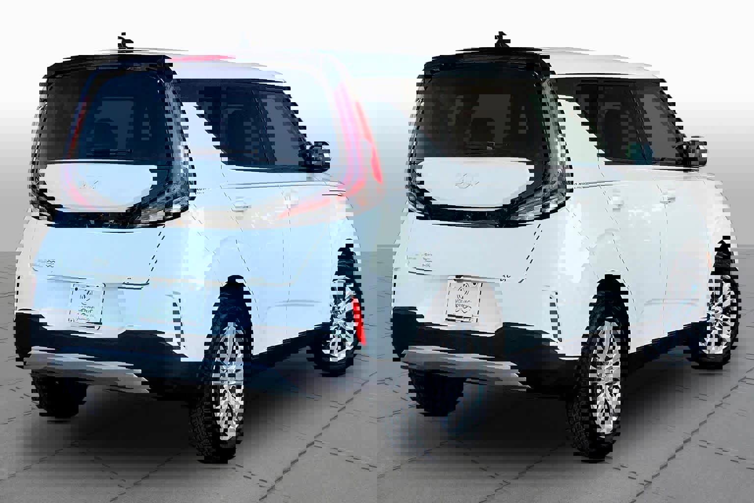 Used 2023 Kia Soul LX image 13