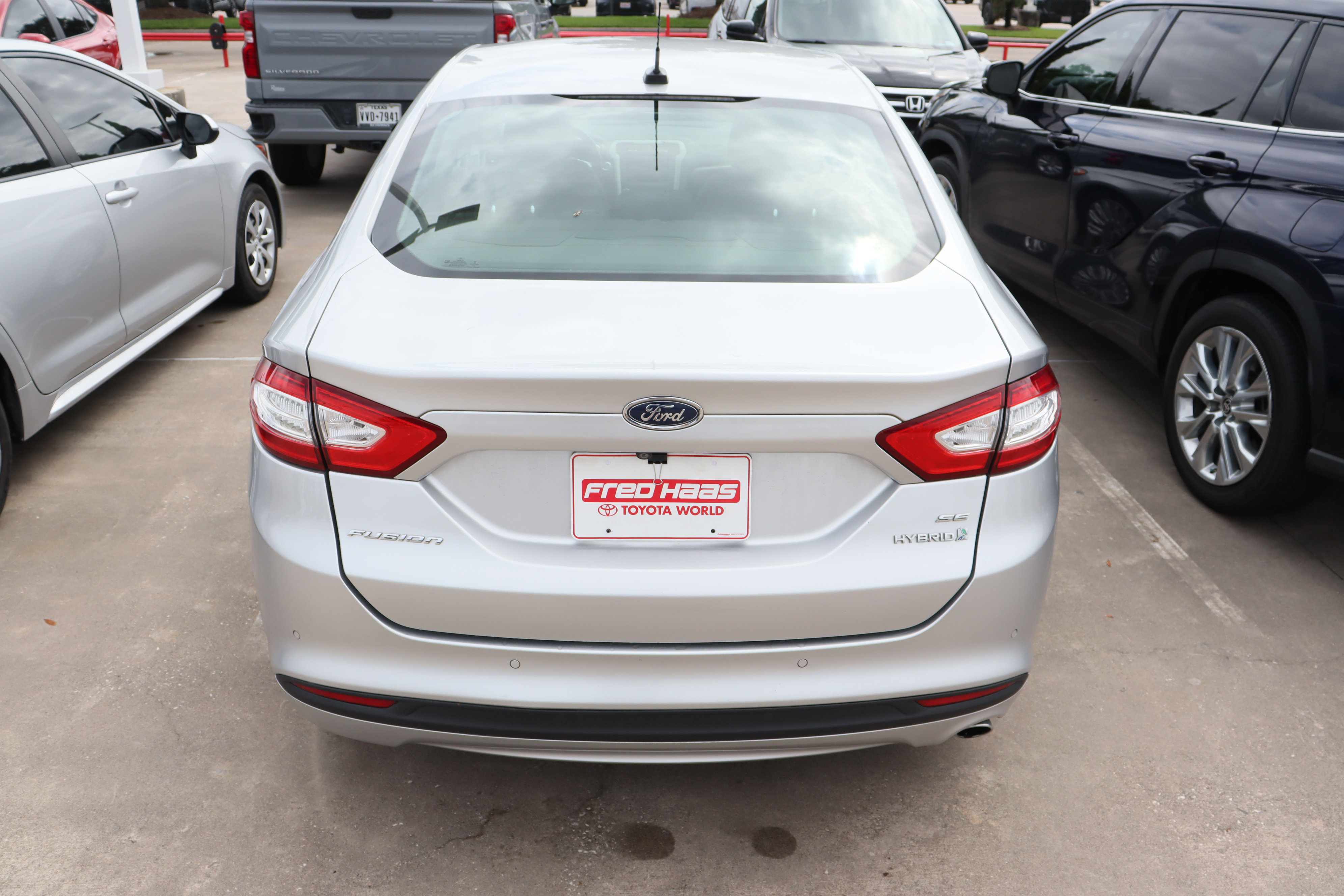 Used 2016 Ford Fusion SE w/ Equipment Group 502A image 9