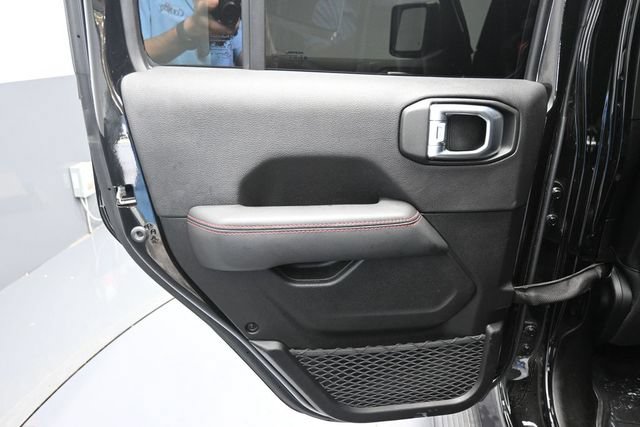 Used 2023 Jeep Wrangler Unlimited Rubicon AWD/4WD image 33