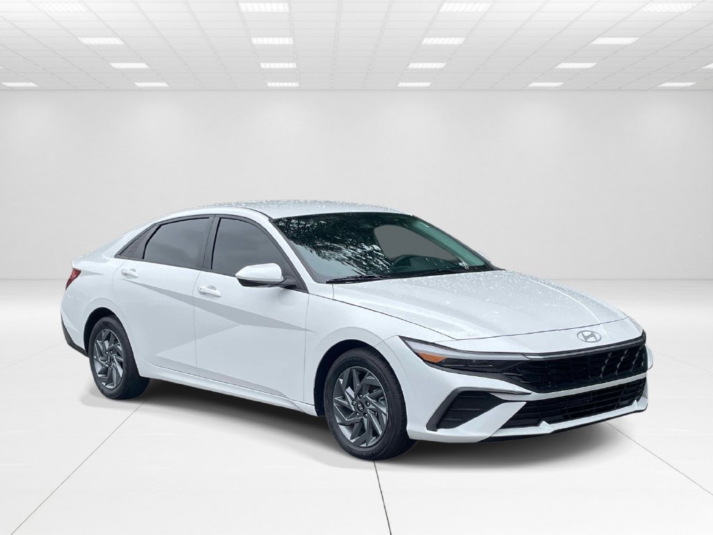 Certified 2024 Hyundai Elantra SEL FWD image 1