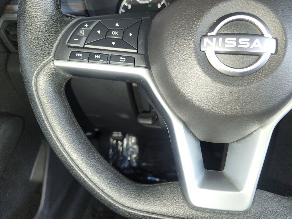 Used 2025 Nissan Altima 2.5 SV image 23