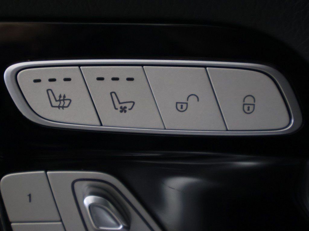 Used 2019 Mercedes-Benz G 63 AMG 4MATIC w/ Seat Comfort Package image 40