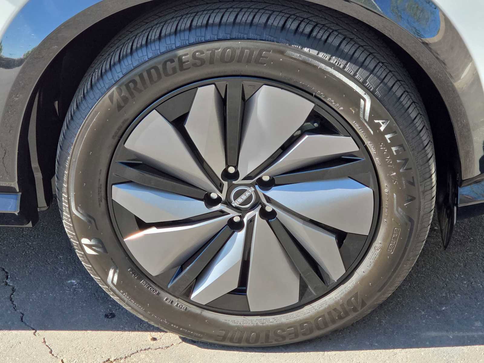 Used 2024 Nissan Ariya FWD image 12