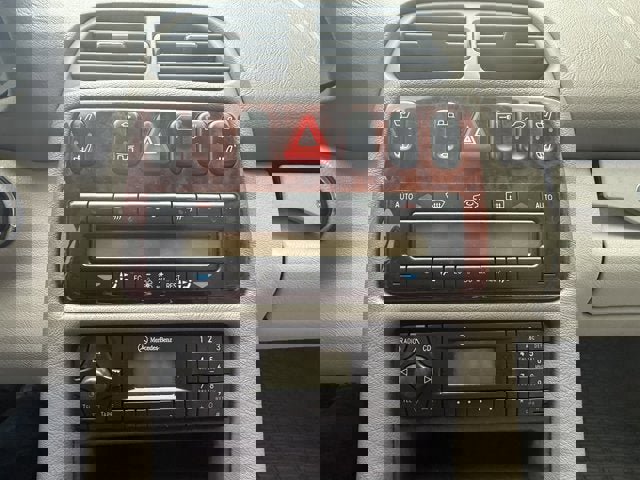 Used 2002 Mercedes-Benz CLK 320 Cabriolet image 20