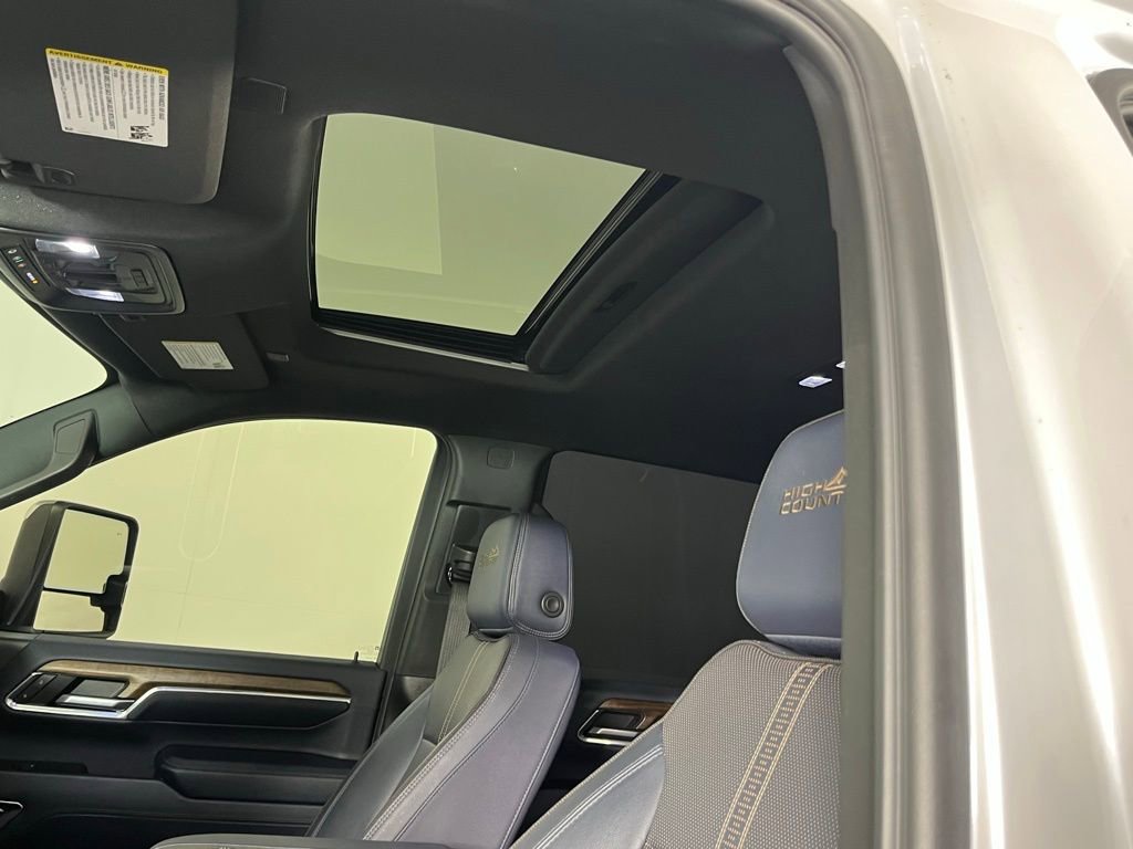 Used 2024 Chevrolet Silverado 2500 High Country w/ High Country Premium Package image 25
