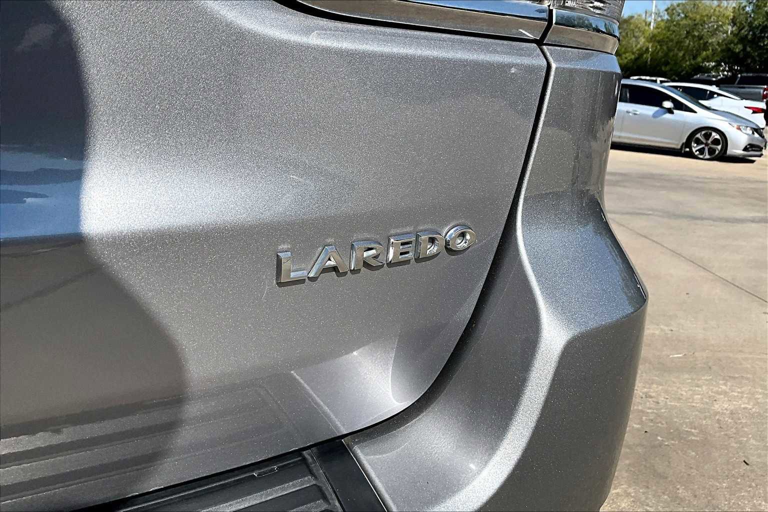 Used 2021 Jeep Grand Cherokee Laredo image 28