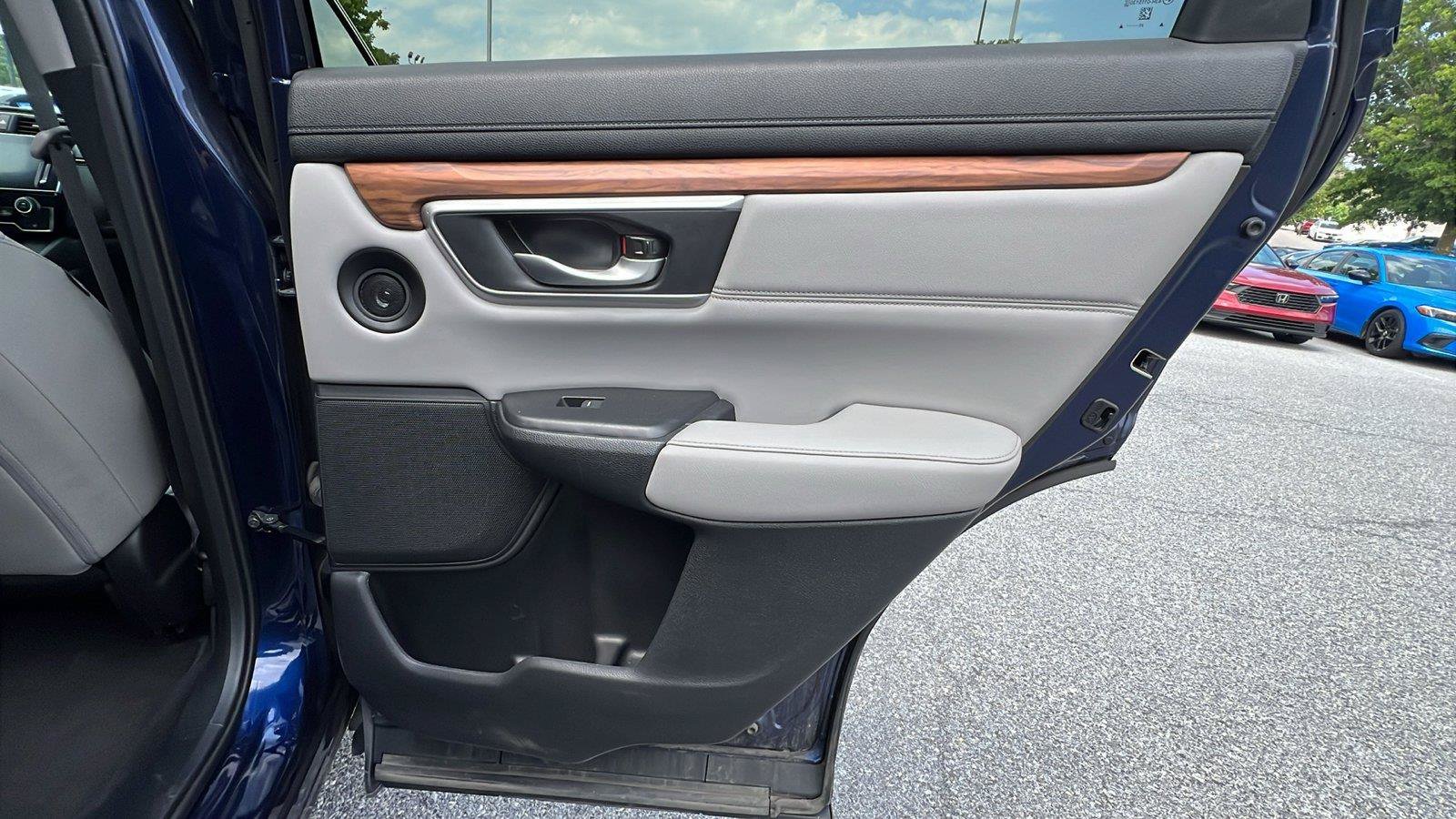 Used 2020 Honda CR-V Touring image 14