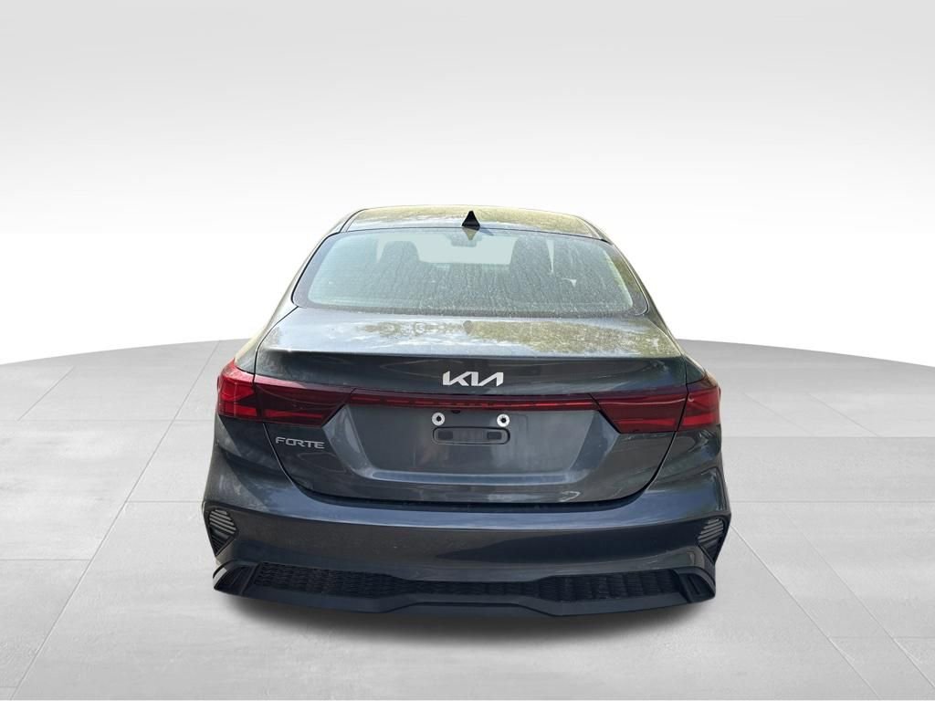 Used 2022 Kia Forte LXS FWD image 11