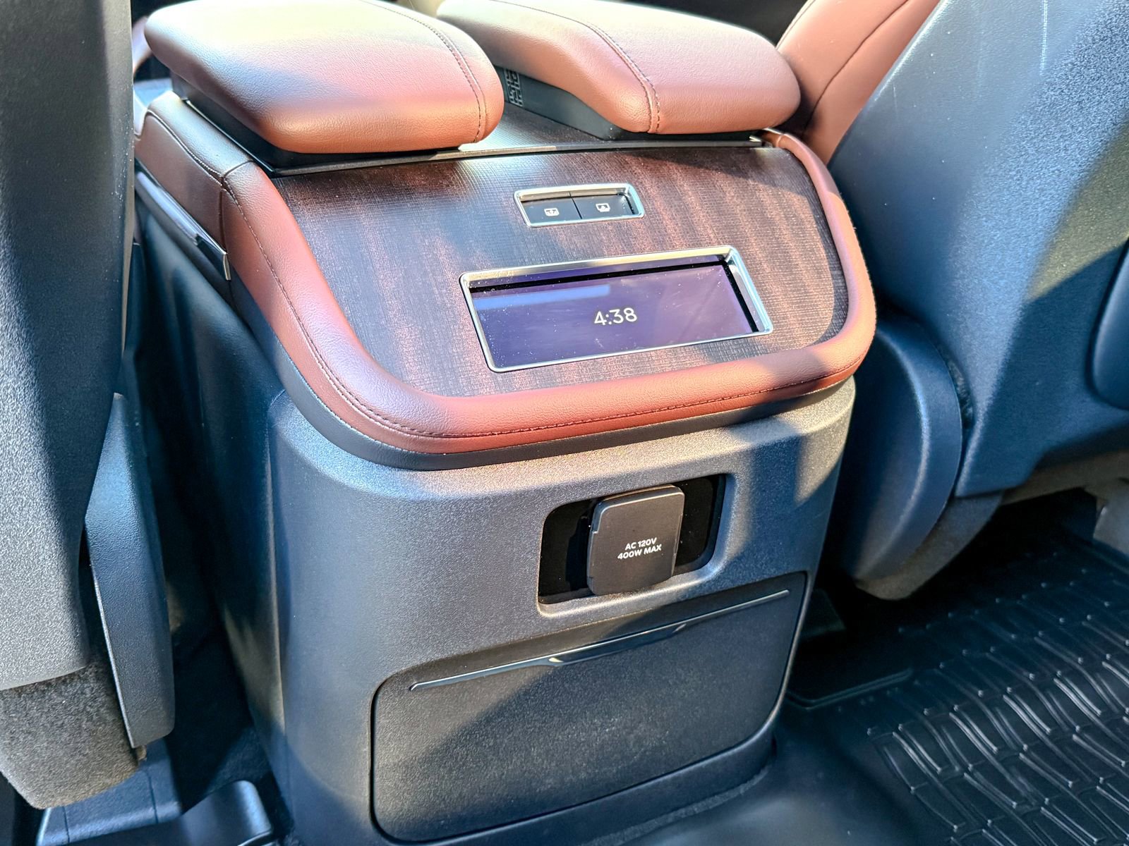 Used 2025 Lincoln Navigator L Reserve image 34