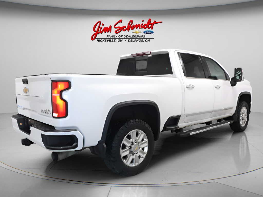 Used 2024 Chevrolet Silverado 2500 High Country w/ High Country Premium Package AWD/4WD image 6