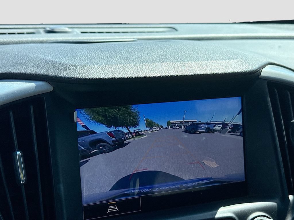 Used 2024 GMC Terrain SLT w/ Infotainment Package II FWD image 16