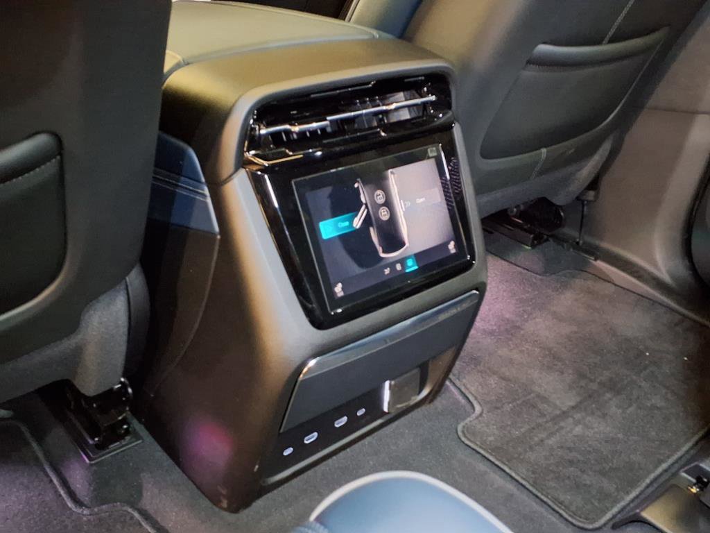 Used 2025 Cadillac Escalade IQ Sport 2 w/ LPO, ONYX Package image 13