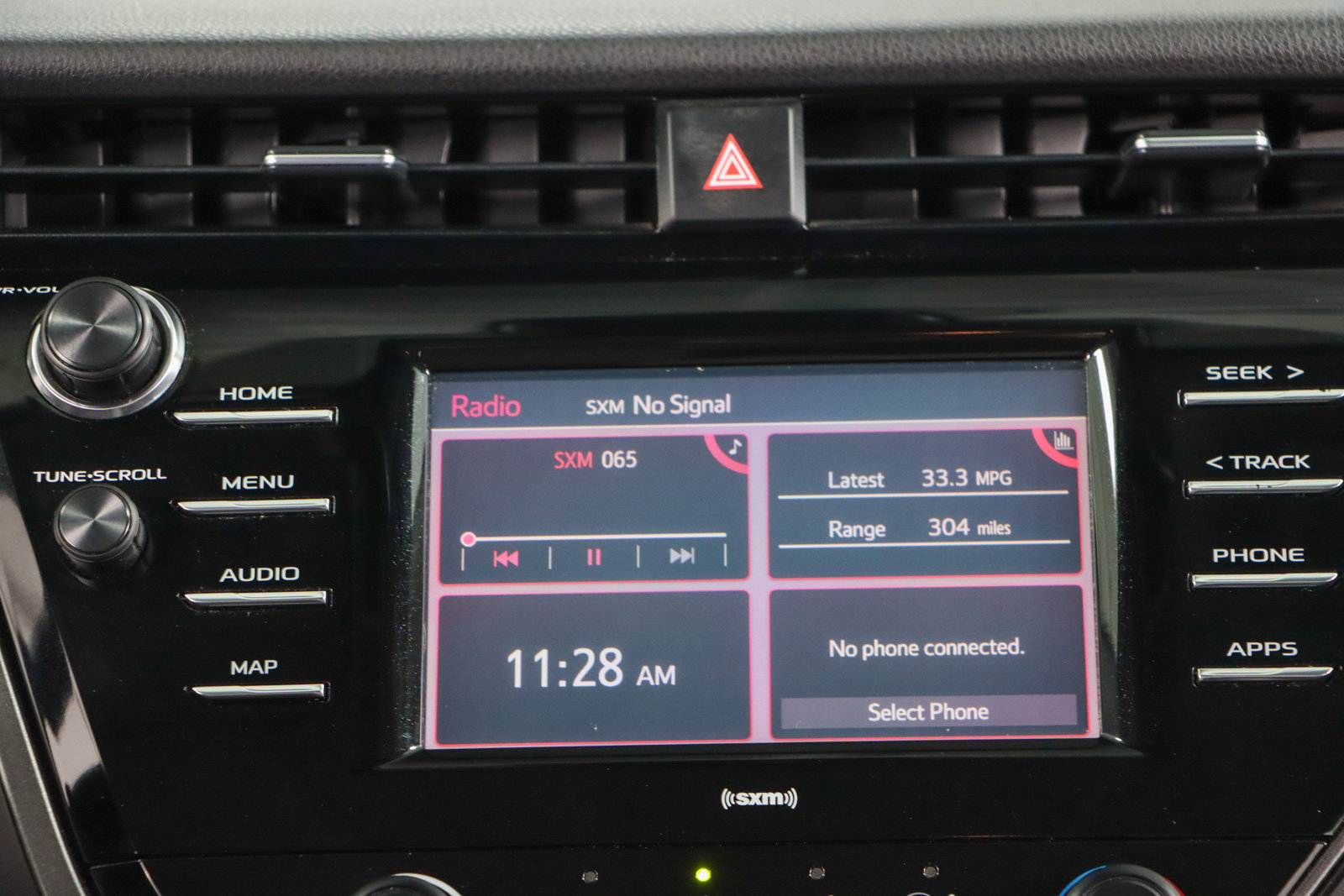 Used 2020 Toyota Camry LE image 19