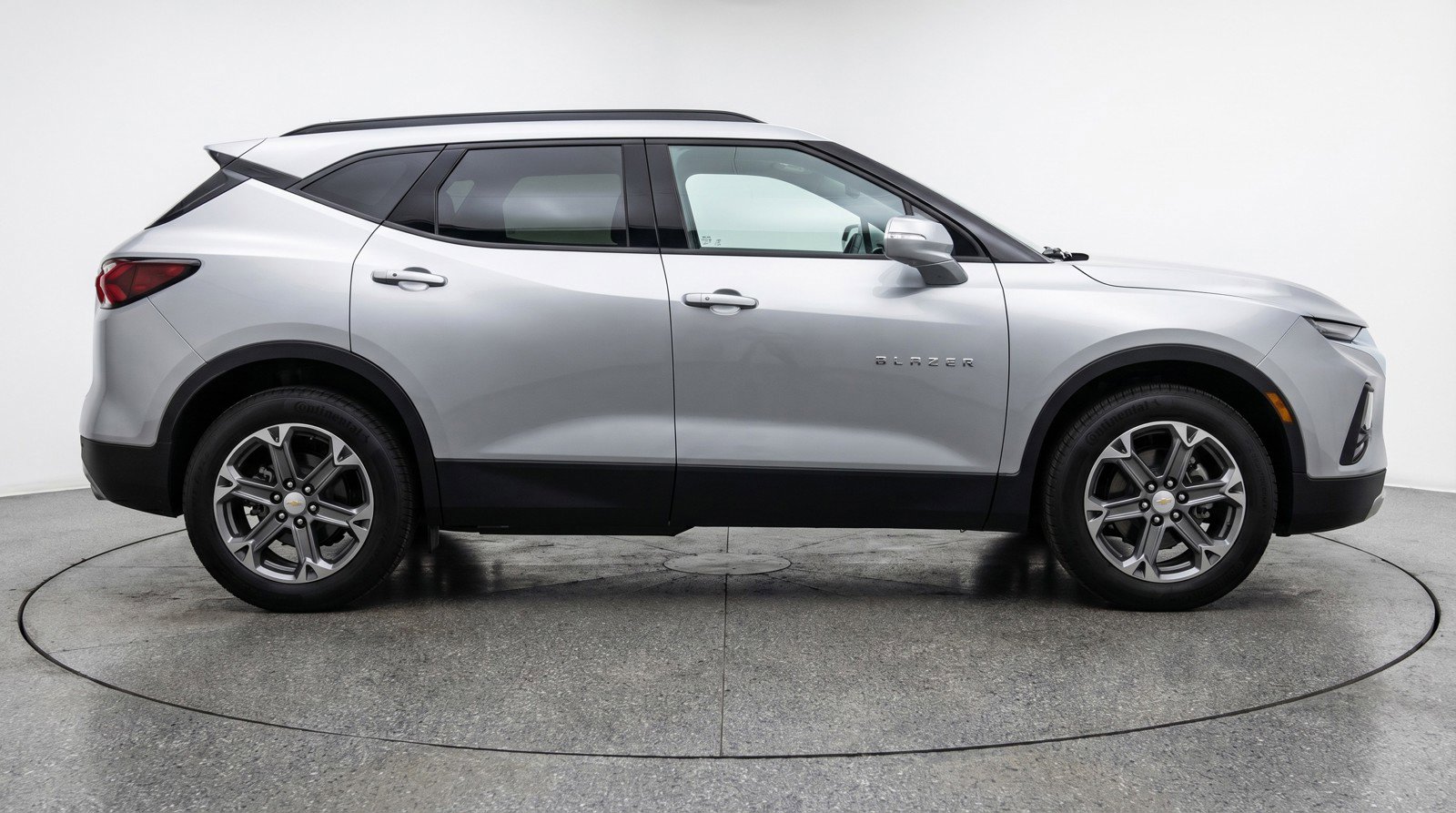 Used 2025 Chevrolet Blazer LT FWD image 11