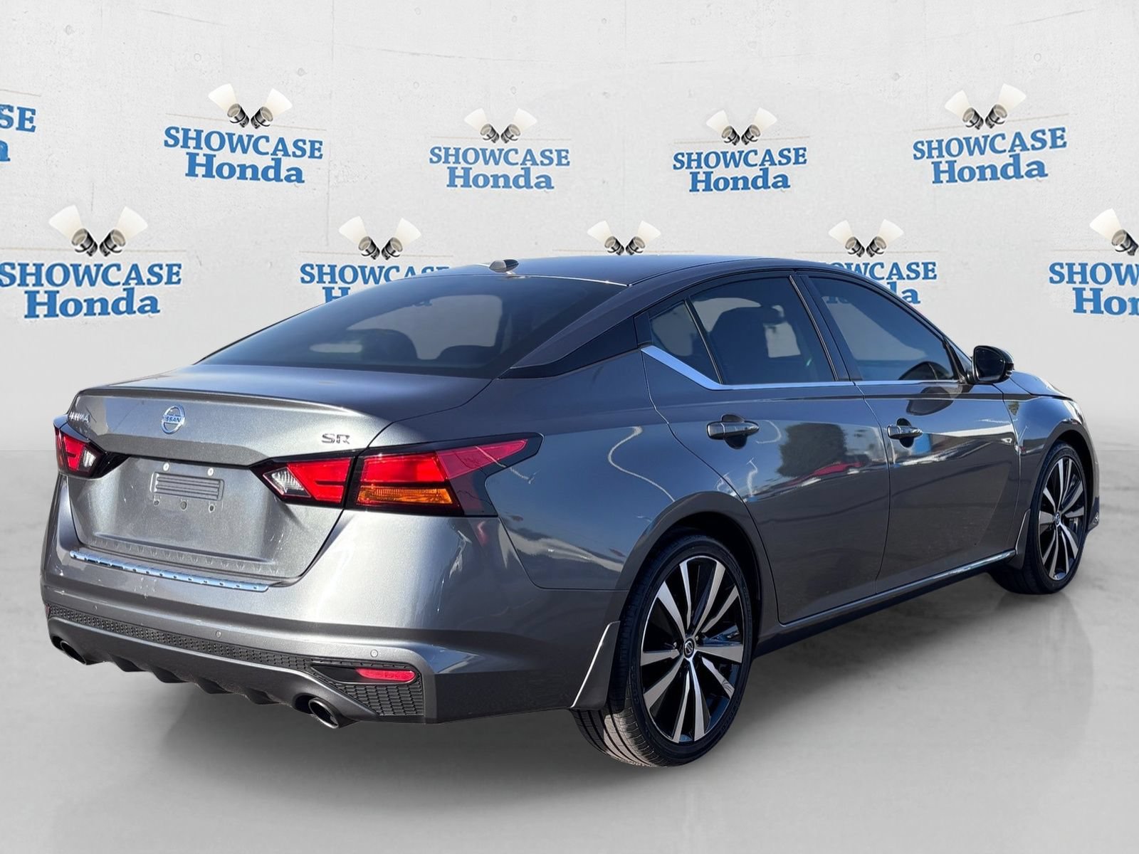 Used 2020 Nissan Altima 2.5 SR w/ Premium Package FWD image 8