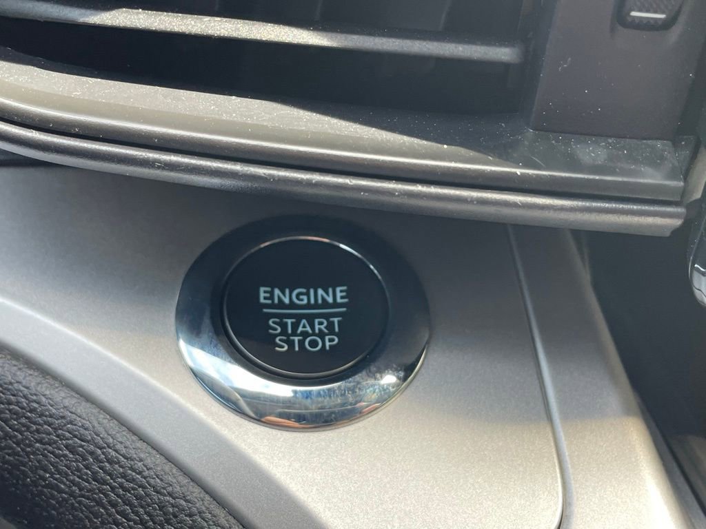 Used 2022 Ford Explorer XLT image 34