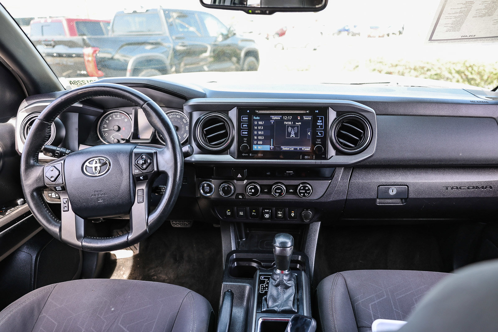 Used 2018 Toyota Tacoma TRD Off-Road w/ Technology Package image 2