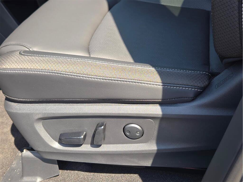 New 2026 Nissan Pathfinder SL AWD/4WD image 19