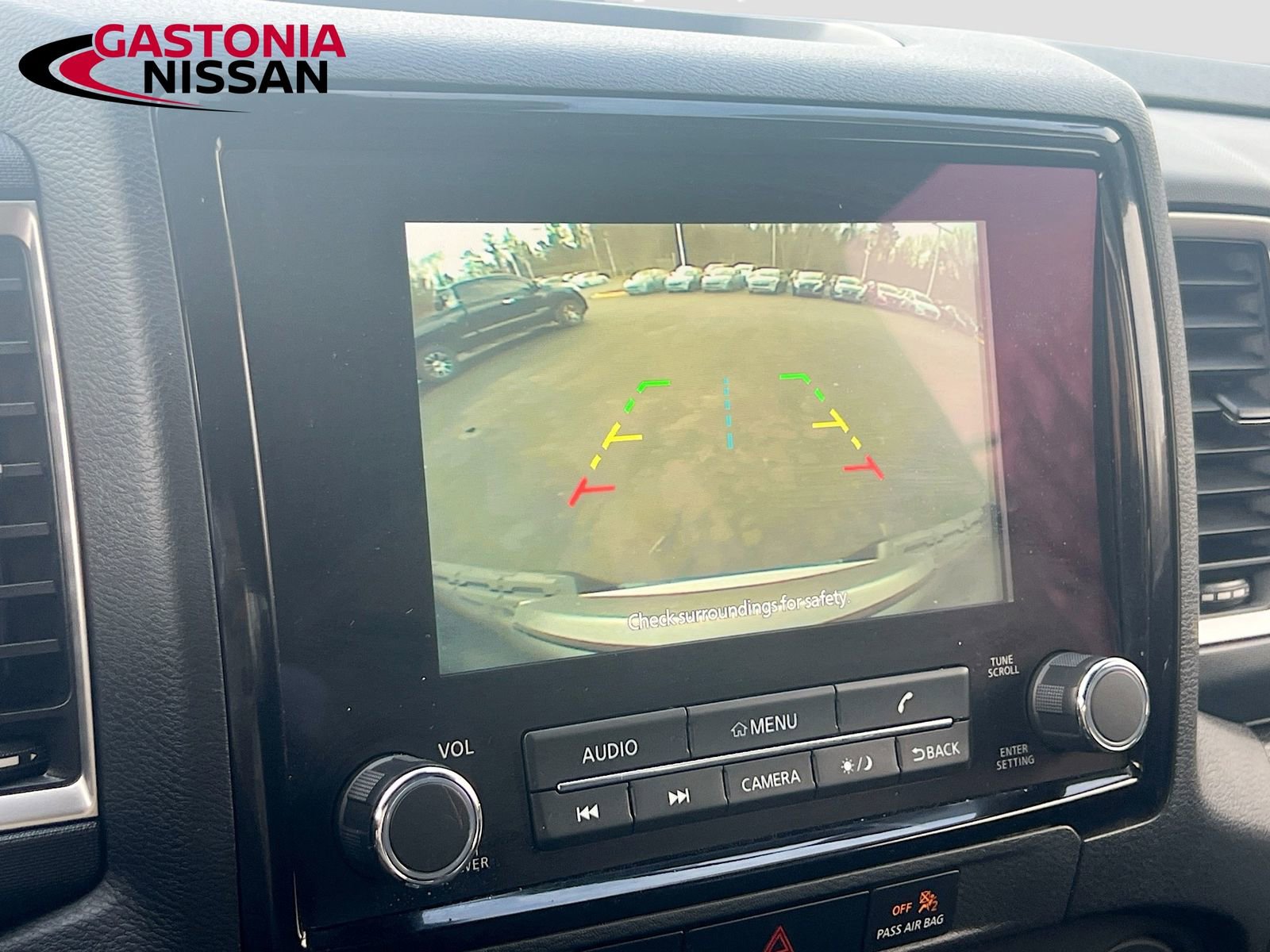 Used 2023 Nissan Frontier SV image 17