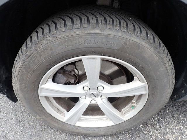Used 2016 Volvo XC90 T5 Momentum image 9